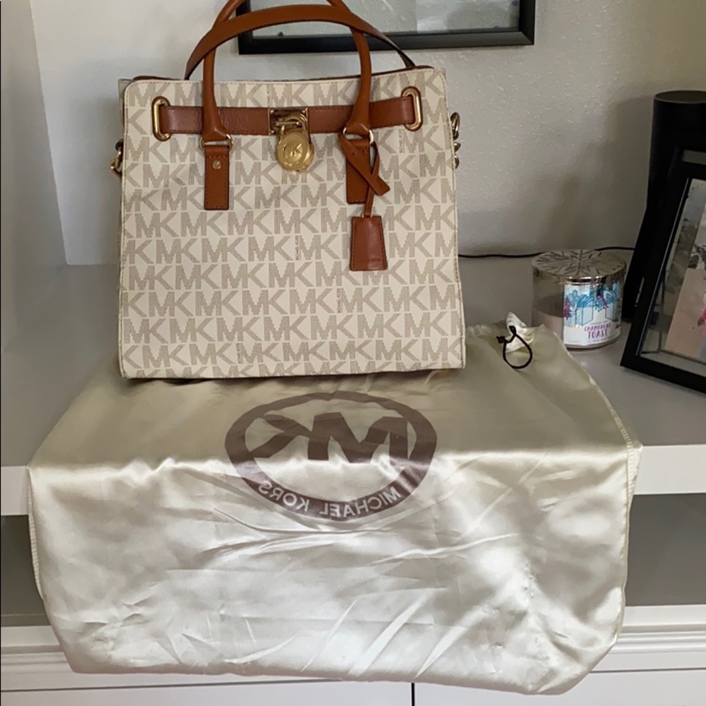 Michael Kors Purse - Picture 8 of 8